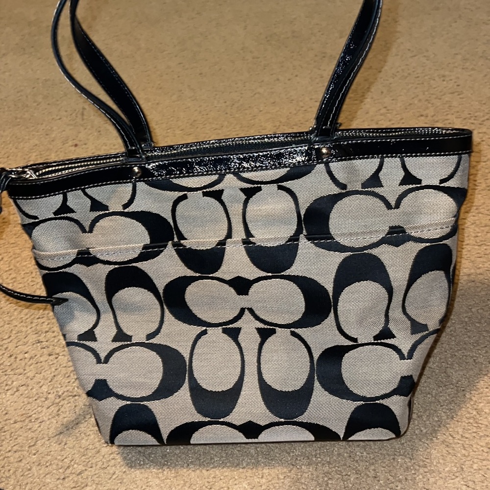 - Coach purse - Picture 3 of 10